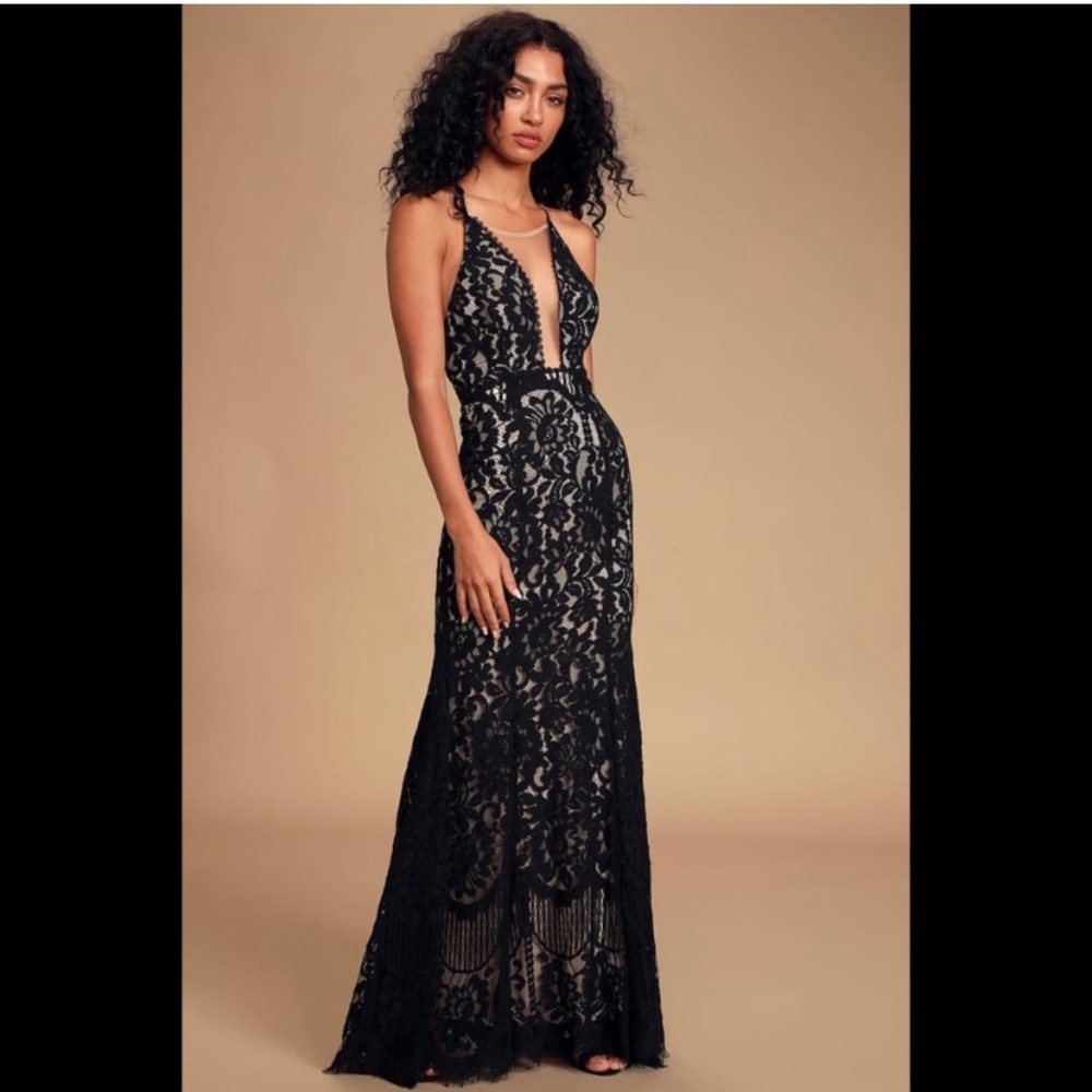 Lulus Elegant Black dress!♥️
